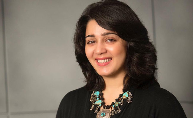 ఆ విషయంలో కుండ బద్దలుకొట్టేసిన ఛార్మి: ఏంటా విషయం.?