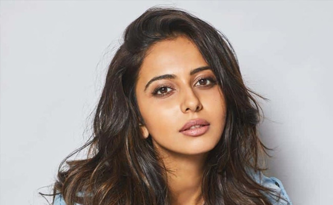 తెలుగులో జోరు తగ్గించిన రకుల్.. ఎందుకంటే.!