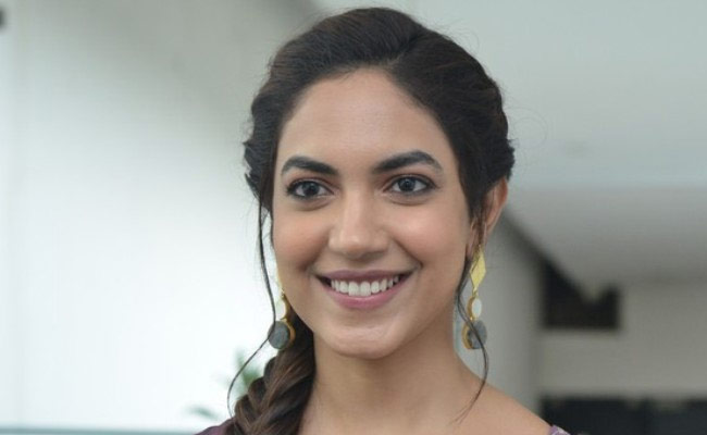 ‘వరుడు’ దొరికేశాడా: పెళ్లి విషయం బయటపెట్టిన రీతూ వర్మ.?