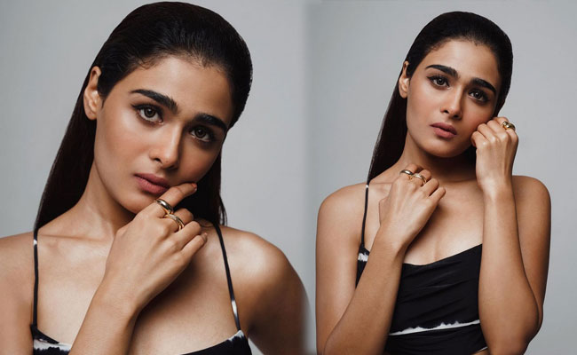 Shalini Pandey Enchanting Pics in Black Dress