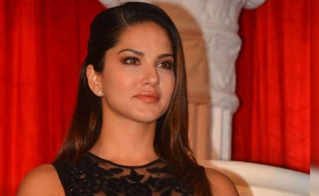 సన్నీలియోన్ రూటే సెపరేటు