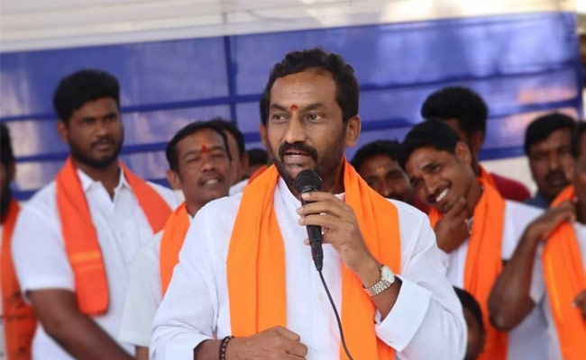 కేంద్రం డబ్బులిస్తోంటే వైసీపీ రంగులేస్తున్నారట.!