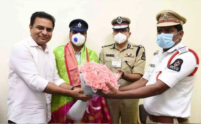 కేటీయార్ వాహనానికి ట్రాఫిక్ చలాన్: పబ్లిసిటీ స్టంట్ మాత్రమేనా.?