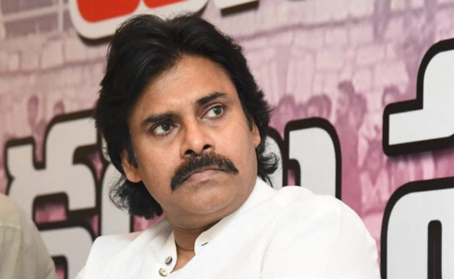 పవన్ ఆ క్రేజీ సీక్వెల్ లోనా? క్లారిటీ మీకోసం.!
