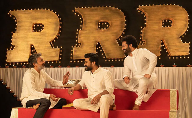 దీపావళి బాంబ్ గా ‘RRR’ బ్లాస్టర్..?