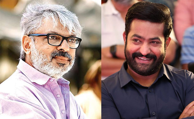 టాక్ : మరో సెన్సేషనల్ దర్శకునితో ఎన్టీఆర్ భారీ సినిమా.?