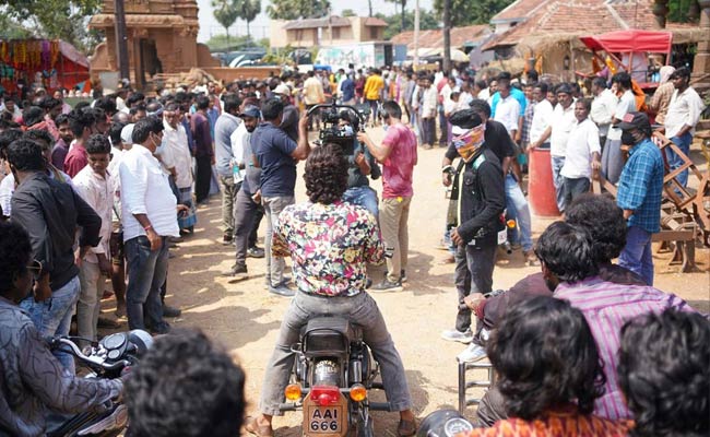 మాసివ్ అప్డేట్ : “పుష్ప 1” లో భారీ లెవెల్ సాంగ్ అట..!