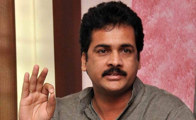 మళ్ళీ సినీ నటుడు శివాజీని రంగంలోకి దించిన చంద్రబాబు