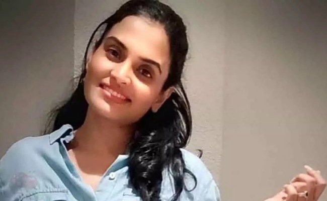 ఆ ఒక్కరు తప్ప బిగ్ బాస్ హౌస్ లో ఉన్నవాళ్లంతా ఫేక్.. సరయు ఆసక్తికర వ్యాఖ్యలు..