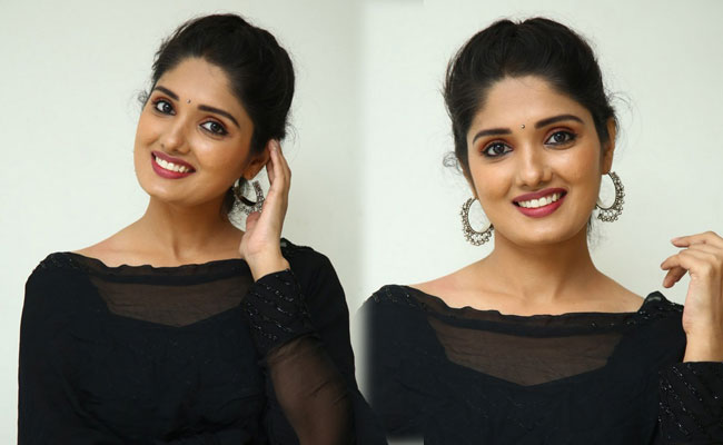 Geeth Saini Latest Pics