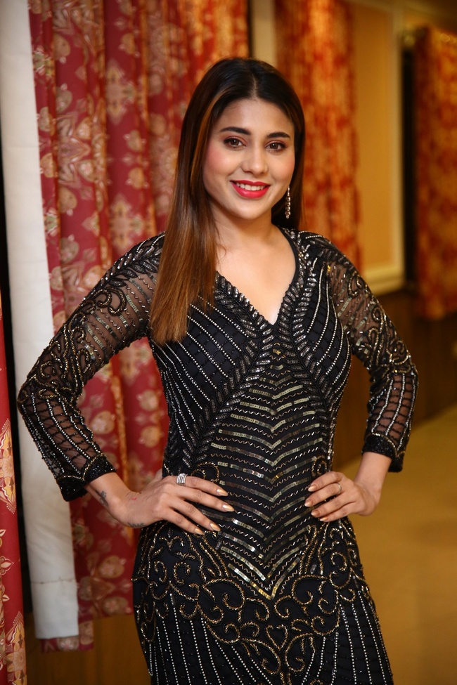 Biggboss Fame Hamida Latest Pics