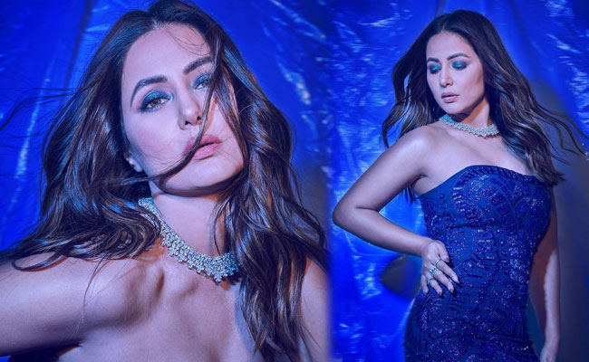 Actress Hina Khan Stunning Looks in Shiny Dress