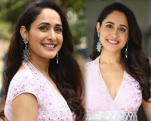 Pragya Jaiswal New Photos