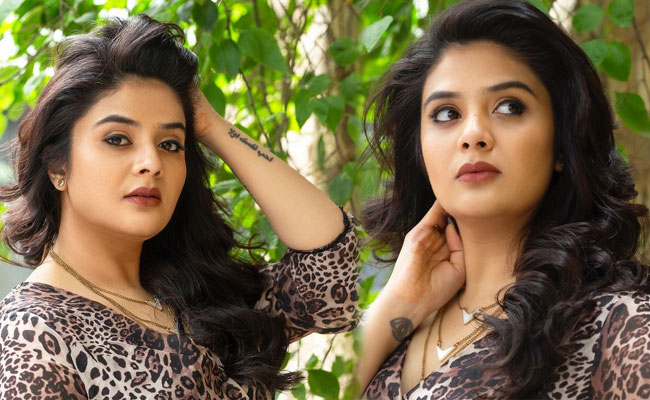 Sreemukhi Glamorous Stills