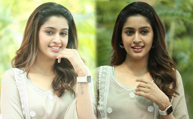 Tanya Ravichandran New Stills