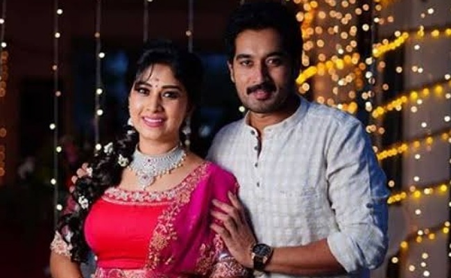 సోషల్ మీడియా వేదికగా ప్రేమ కథను బయటపెట్టిన డాక్టర్ బాబు.. మంజుల వీడియో వైరల్!