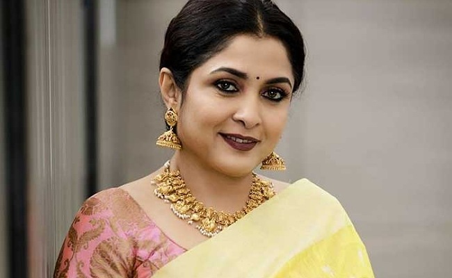 బిగ్ బాస్ హోస్ట్ గా మారనున్న శివగామి..దీనిలో నిజమెంత?