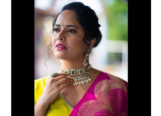 Anasuya-అనసూయ లూకింగ్ బ్యూటిఫుల్ ఇన్ సారీ