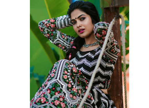 Divi Vadthya-దివి వాదిత్య చార్మింగ్ లుక్స్