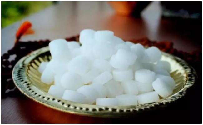 Camphor: కర్పూరం హారతికి మాత్రమే కాదు అలాంటి సమస్యలకు దివ్య ఔషాదం?