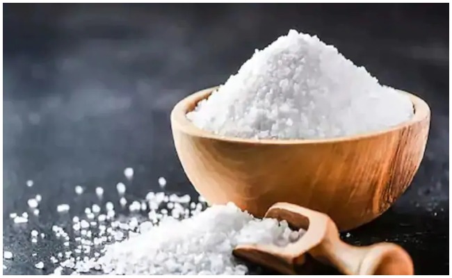 Salt: అన్నంలోకి ఉప్పు వేస్తే అప్పులపాలవుతారా.. జ్యోతిష్యులు ఏం చెప్తున్నారు?