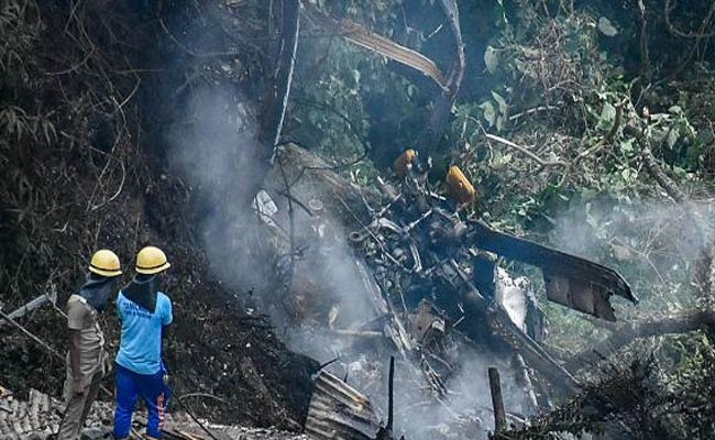 Helicopter : ప్రముఖుల్ని మింగేస్తున్న హెలికాప్టర్లు: తప్పెవరిది.?