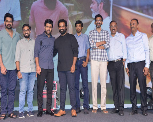 Lakshya Movie-లక్ష్య మూవీ ప్రీ రిలీజ్ ఈవెంట్ సెట్ -2