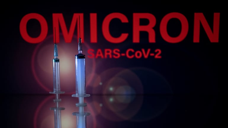 Positive news of Omicron: యూకే పరిశోధనల్లో ఓమిక్రాన్ పై పాజిటివ్ న్యూస్