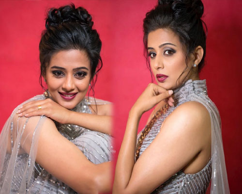 Priya Mani- ప్రియ మణి అడోరబుల్ క్లిక్స్ ఇన్ షైనీ డ్రెస్