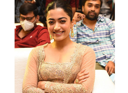 Rashmika Mandanna-రష్మిక మందన్న ఎట్ పుష్ప మూవీ ప్రెస్ మీట్