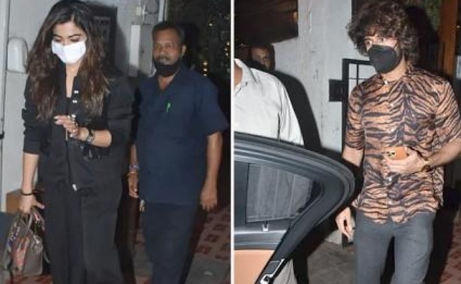 Rashmika- Vijay Devarakonda: ముంబై వీధులలో చక్కర్లు కొడుతున్న రష్మిక విజయ్ దేవరకొండ.. ఫోటోలు వైరల్!