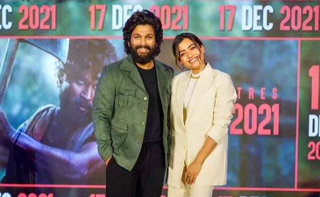 Rashmika Mandanna : లైవ్ లో అల్లు అర్జున్ కి ప్రపోజ్ చేసి షాకిచ్చిన రష్మికా మందన్నా.. దద్దరిల్లిన గ్రౌండ్