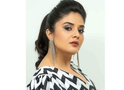 Sreemukhi-శ్రీముఖి హాట్ స్టిల్స్