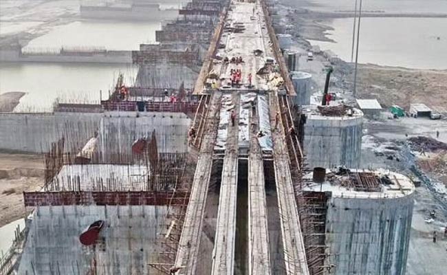 ఇంతకీ పోలవరం ప్రాజెక్టు పాపం ఎవరిది.?