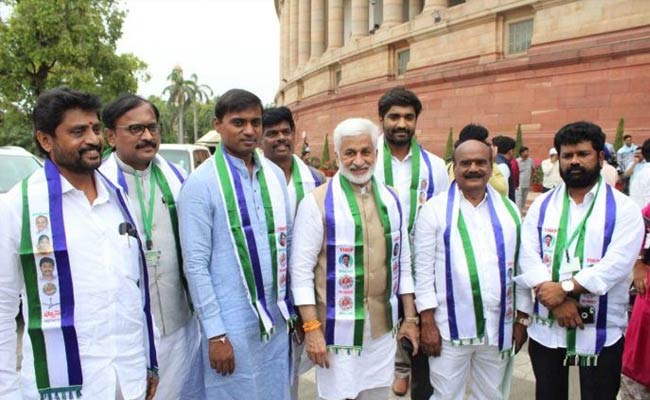 YCP MP’s : అసెంబ్లీలోనే కాదు, పార్లమెంటులోనూ బూతులట.. నిజమెంత.?