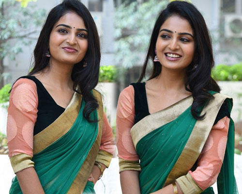 Ananya Nagalla-అనన్య నాగళ్ల ఎట్ బూట్ కట్ బాలరాజు మూవీ ఓపెనింగ్