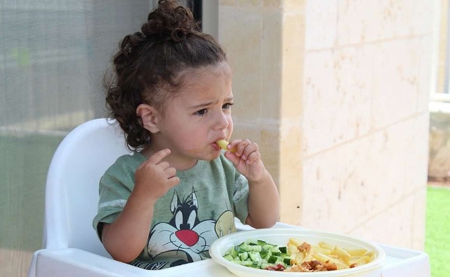 చలికాలంలో పిల్లలు ఆరోగ్యంగా ఉండాలంటే.. ఈ ఆహార పదార్థాలు ఉండాల్సిందే!