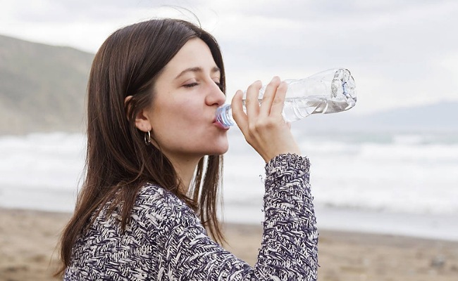 Celebrities: సెలబ్రిటీలు తాగే లీటర్ నీళ్ళ ఖరీదు తెలిస్తే షాక్ అవాల్సిందే..!