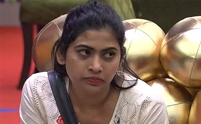 Bigg Boss : ‘బిగ్ బాస్ 5’ వరస్ట్ కంటెస్టెంట్ ని గట్టిగా టార్గెట్ చేసేసారు..ఈవారం తనేమో?