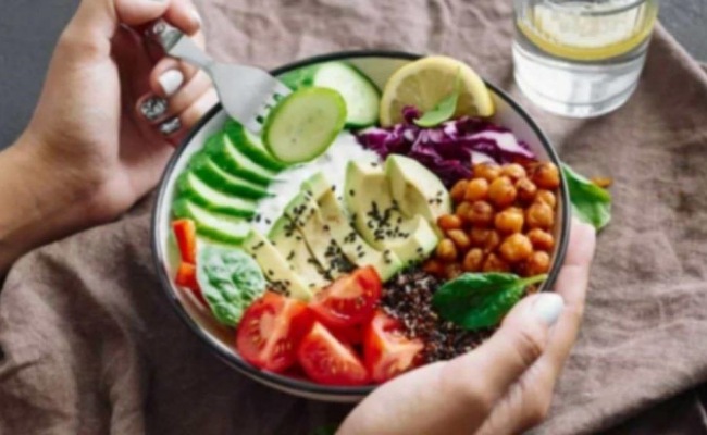 పరగడుపున ఈ ఆహార పదార్థాలను తీసుకోవడం వల్ల ఎన్ని ఆరోగ్య ప్రయోజనాలు కలుగుతాయో తెలుసా?