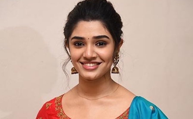 Krithi setty: నాని అంటే ఎంతో ఇష్టం అంటూ తన మనసులో మాటను బయటపెట్టిన ఉప్పెన బ్యూటీ!