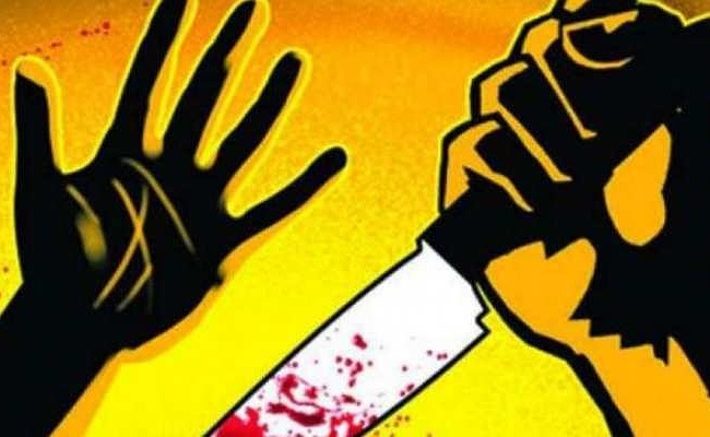 ఆమె బ్రతిమిలాడుతున్న వదలని రాక్షసడు.. చివరికి ఏం చేశాడంటే?