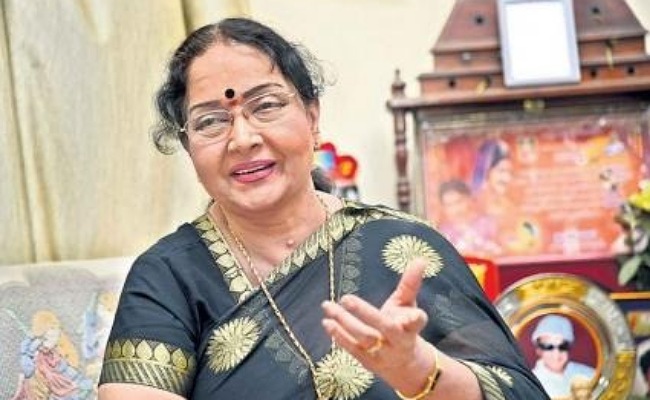 Rajasree: రాజేంద్రప్రసాద్‌ గారు సెట్లో అందరికీ భోజనం తెప్పించేవారు.. రాజశ్రీ నాయర్!