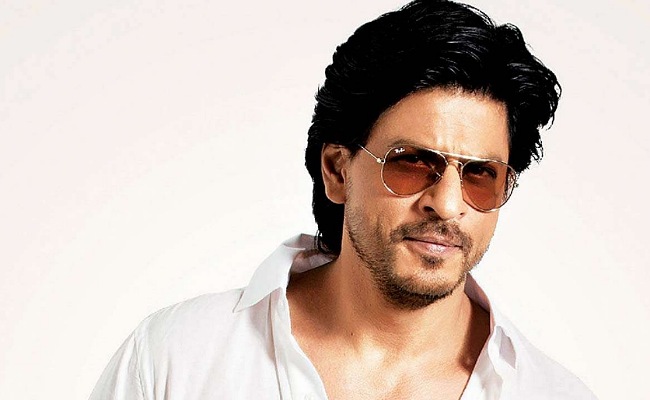 Sharukh khan: వామ్మో ఆ వయసులోనే వారి పళ్ళు రాలగొట్టిన షారుక్ ఖాన్..!