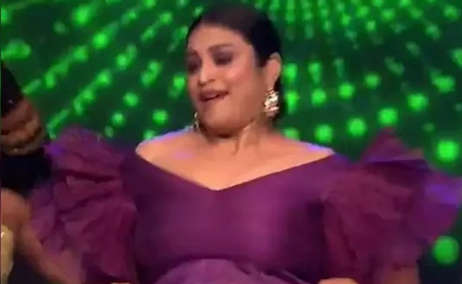 Umadevi: దిగు దిగు దిగునాగ అంటూ ఓ రేంజ్ లో రెచ్చిపోయిన కార్తీకదీపం భాగ్యం..!