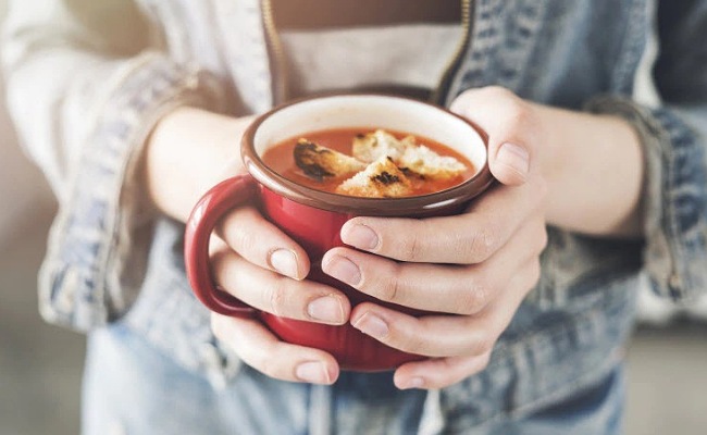 చలి కాలంలో వేడి వేడి పదార్థాలు తింటున్నారా..? అయితే జాగ్రత్త సుమీ..