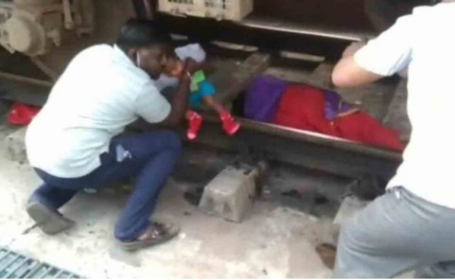 Chennai: తొమ్మిది నెలల బిడ్డ ప్రాణాలు కాపాడటం కోసం తెగించిన తల్లి.. ఏకంగా రైలు పట్టాలపై పడుకొని!