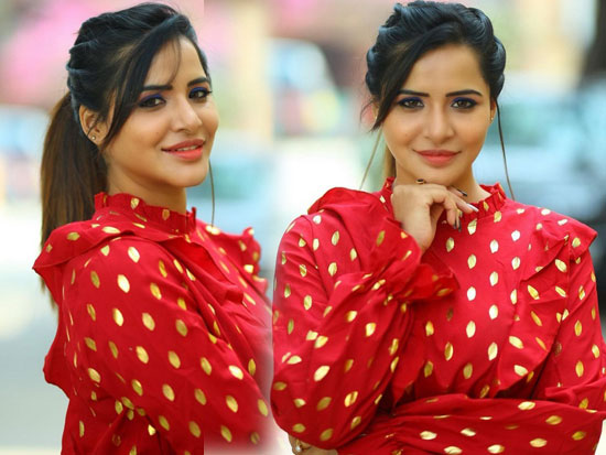 Ashu Reddy-ఆశు రెడ్డి మెసుమేరిజింగ్ క్లిక్స్