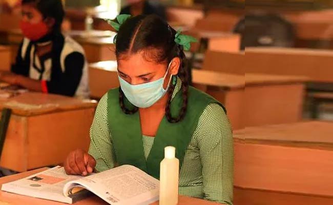 Covid 19 : కోవిడ్ 19 మూడో వేవ్: విద్యార్థులకు అగ్ని పరీక్షే.!