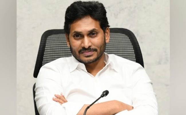 Danger Bells : ప్రమాద ఘంటికలు: టీడీపీ వైపుకు ఉద్యోగుల్ని పంపిస్తున్న వైఎస్సార్సీపీ.!